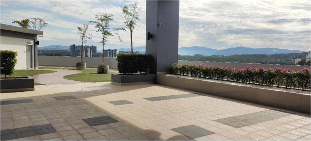Sari Vista With Wi-fi And Netflix Bangi