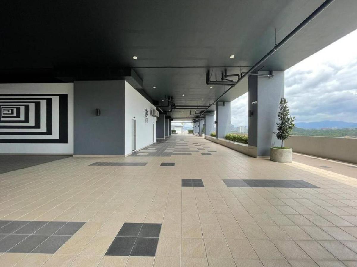 Sari Vista With Wi-fi And Netflix Bangi